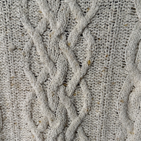 Old Navy Women's Ivory Cable Knit Cardigan - Picture 4 of 4